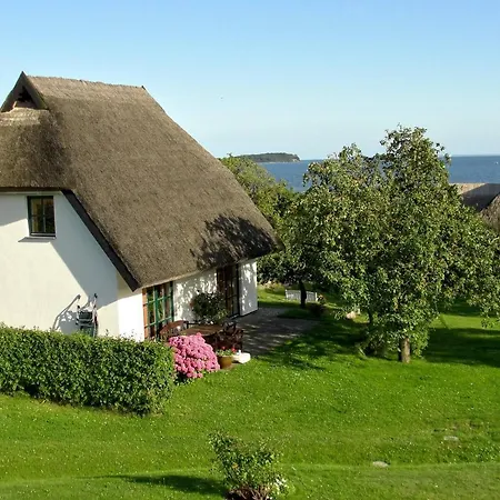 Strandnahe Idylle Am Meer, Private Badestelle, Strandkorb - Gutshof Ostseeblick Neuendorf (Rugen)