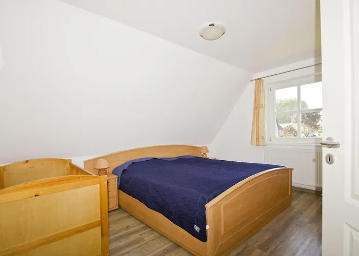 Tatil Evi Ferienhaus Gutshof Ostseeblick Neuendorf (Rugen)