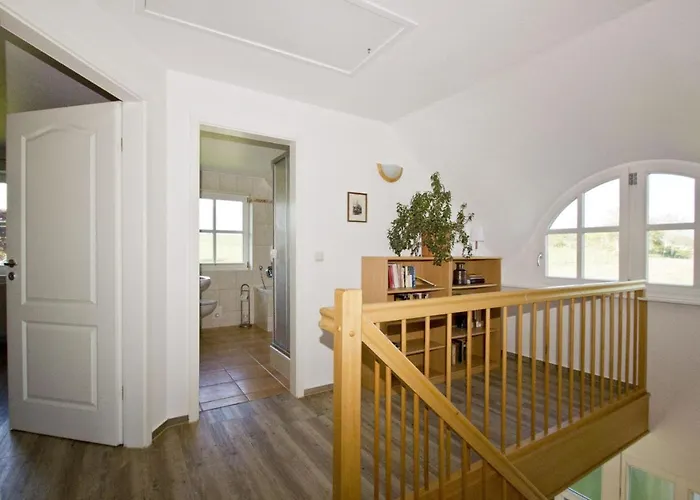 Ferienhaus Gutshof Ostseeblick Neuendorf (Rugen)